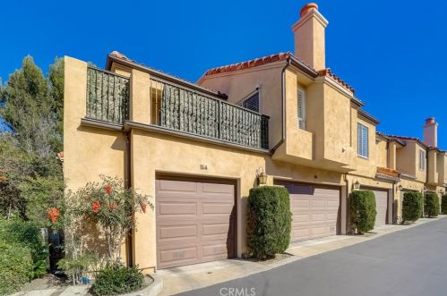 114 Corsica Dr, Newport Beach, CA 92660-3239