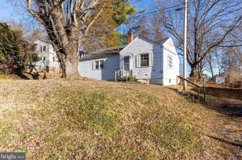 120 Bowman Ave, Woodstock, VA 22664-1124