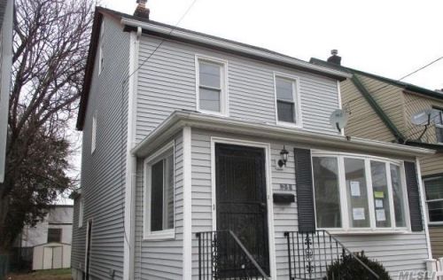 265 Bedford Ave, New Hyde Park NY  11040-5218 exterior