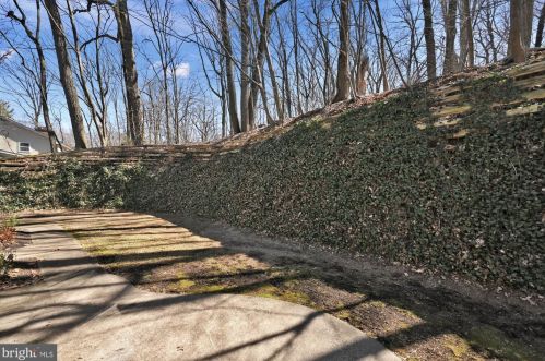 19 Edgehill Rd, Swatara PA  17033-2506 exterior