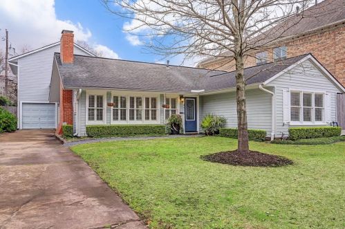 4918 Chestnut St, Bellaire, TX 77401-3410