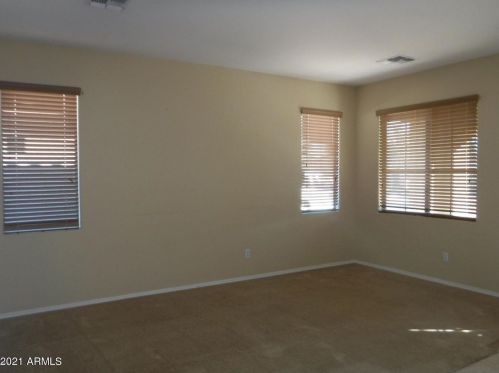 8758 State Ave, Glendale, AZ 85305-6947