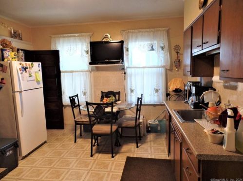 71 Merchant St, Bridgeport CT  06604-2214 exterior