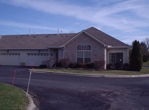 950 Villas Dr, Pataskala OH  43062-8044 exterior