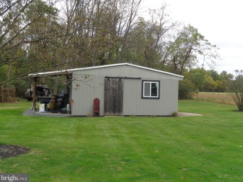 570 Zion Rd, Carlisle PA  17015-7111 exterior