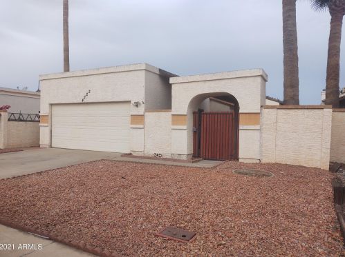 4722 Escuda Dr, Glendale, AZ 85308-5135