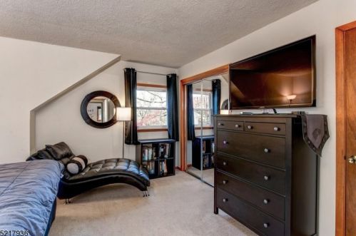 24 Serpentine Rd, Skyline Lakes NJ  07456-2521 exterior