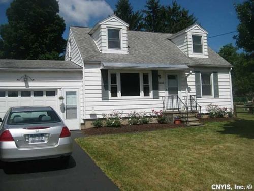 5685 North St, Split Rock, NY 13031-9604
