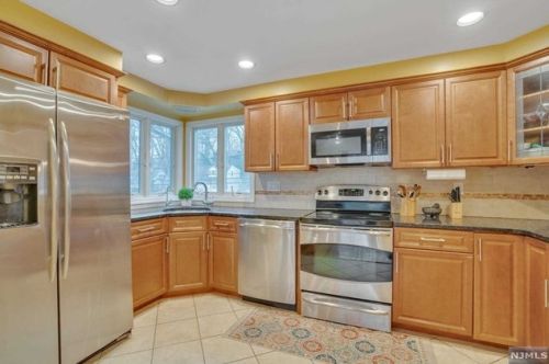 405 Alpine Ter, Ridgewood NJ  07450-1403 exterior