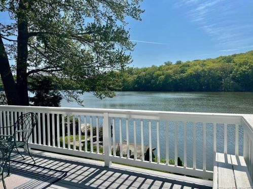 49 Lakeside Rd, Mahopac, NY 10541-3128