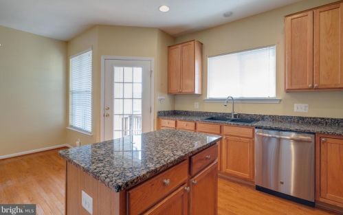 533 Legrace Ter, Leesburg VA  20176-1835 exterior