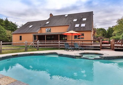 25 Foley Rd, Warwick NY  10990-2822 exterior