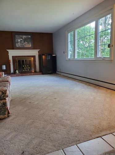 116 Pollys Ln, Uncasville CT  06382-1441 exterior