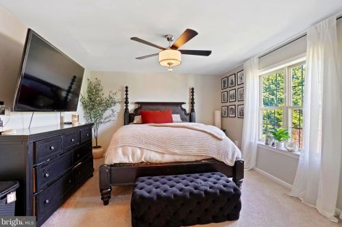 340 Wimbleton Way, Red Lion PA  17356-8292 exterior