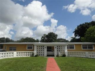 831 151st St, Miami, FL 33162-5226