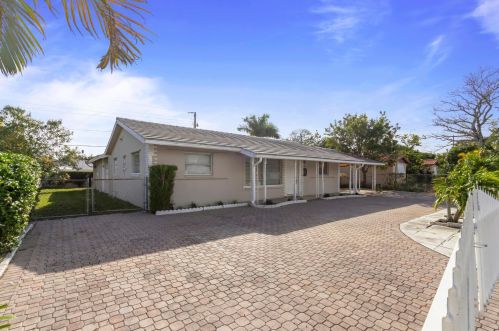 502 Congress Ave, West Palm Beach FL  33401-2904 exterior