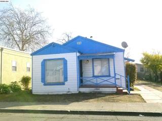 1042 70 Ave, Oakland CA  94621-3214 exterior