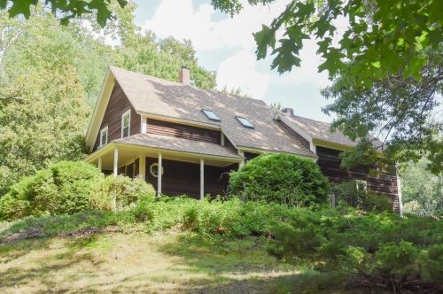 86 Gilson Rd, Nashua, NH 03062-1032