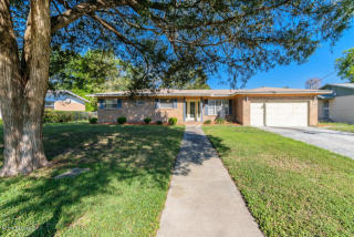 2143 Courtney Dr, Jacksonville, FL 32208-3018