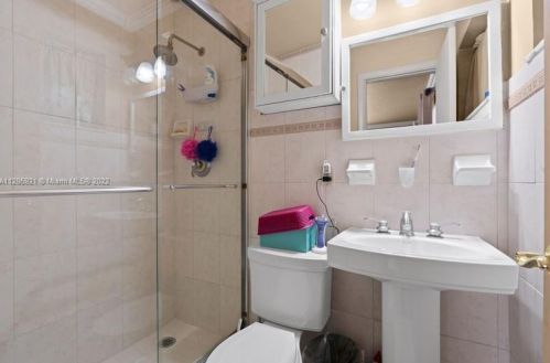 7880 11th St, Hollywood FL  33024-5147 exterior