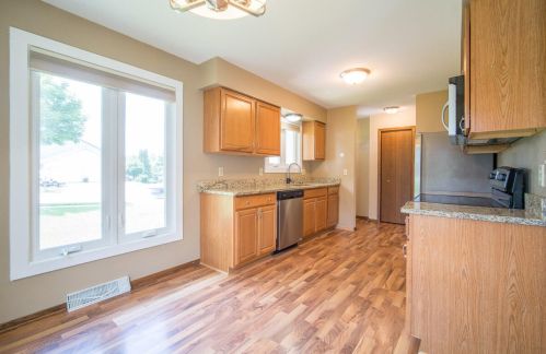 1610 Hans St, West Bend, WI 53090-1933