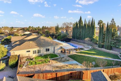 131 Feather Riv Cir, Vacaville CA 95688-8749 exterior
