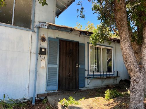 301 Soledad St, Santa Barbara CA  93103-2642 exterior