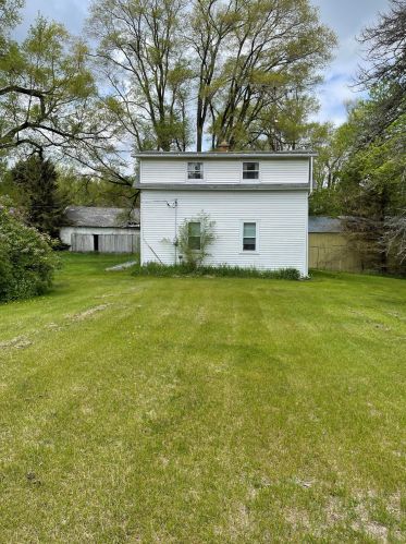 7805 Orchard Valley Rd, West Bend, WI 53090-9028