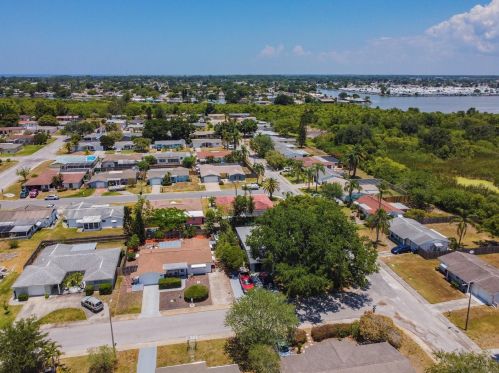 3427 Coldwell Dr, Tarpon Springs FL  34691-4836 exterior