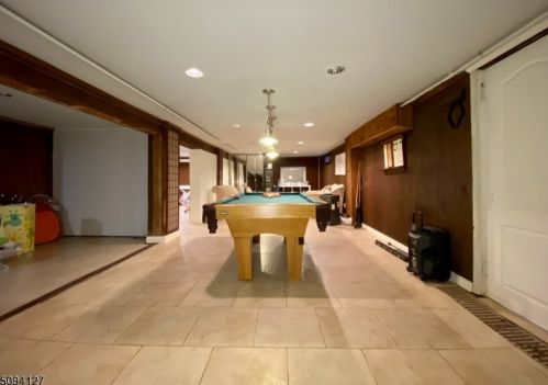 27 Union Ave, Nutley NJ  07110-3325 exterior