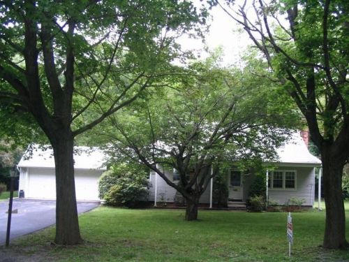 352 Otterhole Rd, West Milford Lakes, NJ 07480-4126