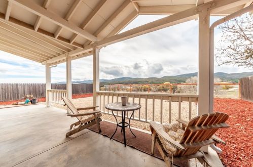 14514 Hardtree Dr, Leona Valley CA  93532-1426 exterior