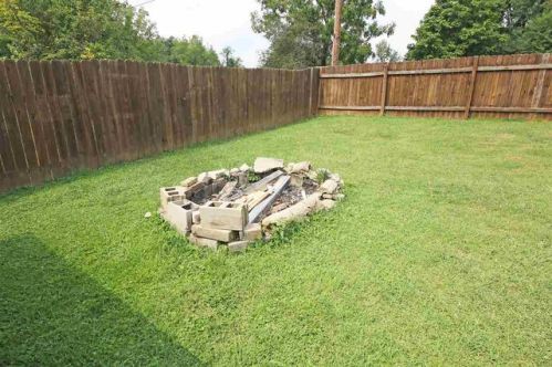 821 Oak St, Ellettsville, IN 47429-1305