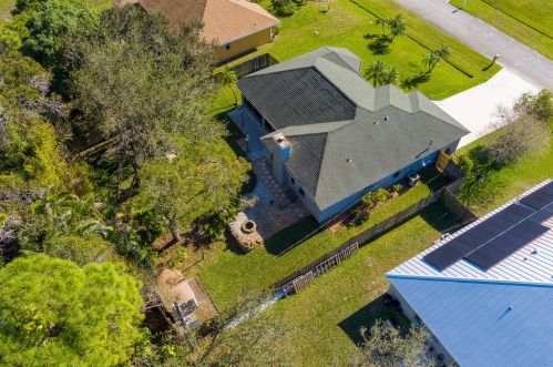 527 Greenway Ter, Port Saint Lucie FL  34983-2642 exterior