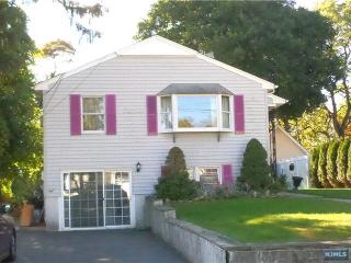 30 Union St, Paterson, NJ 07506-2831