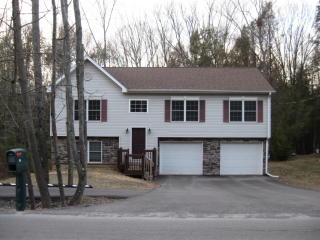 54 Edge Rock Dr, Drums, PA 18222-1001