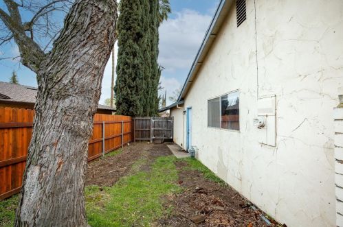 7834 Smoley Way, Citrus Heights CA  95610-2612 exterior