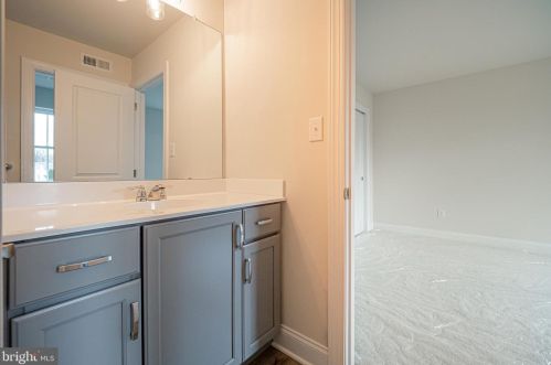 706 Hornblende Ave, Kennett Sq PA  19348-3614 exterior