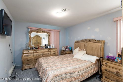 64 Courtshire Dr, Bricktown NJ  08723-7138 exterior