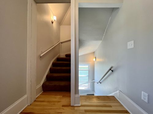 4532 Newhall St, Milwaukee WI 53211-1527 exterior