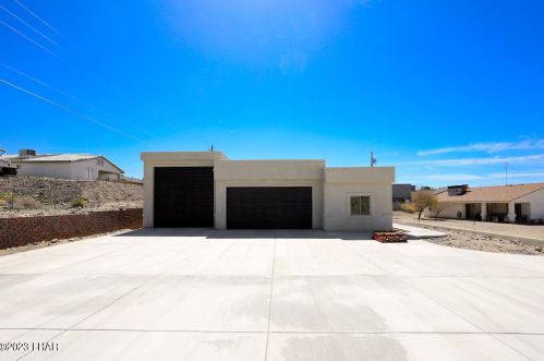 3391 Oasis Dr, Lake Havasu City, AZ 86404-1625