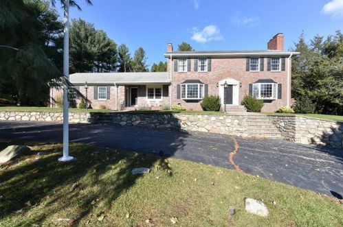 5 Sylvia Ln, Lincoln, RI 02865-4511