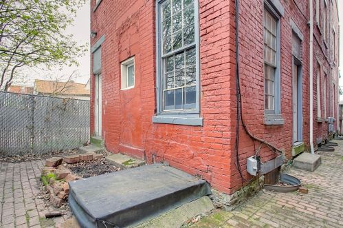 1102 Lee St, Covington KY  41011-2211 exterior