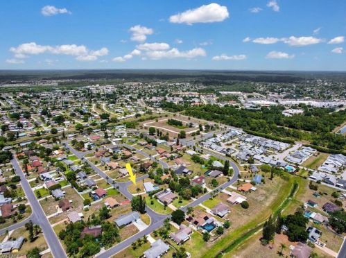 102 Stafford Pl, Lehigh Acres FL 33936-5954 exterior