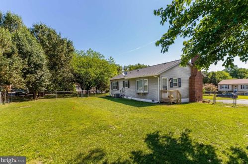 1201 Dewberry Dr, Fredericksburg VA  22407-4881 exterior