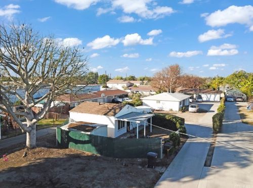 14737 Blaine Ave, Bellflower CA 90706-3609 exterior