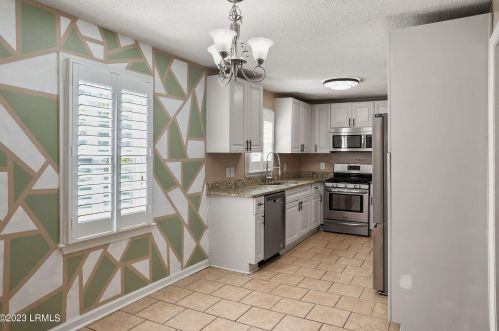 217 Burroughs Ave, Beaufort SC  29902-5307 exterior