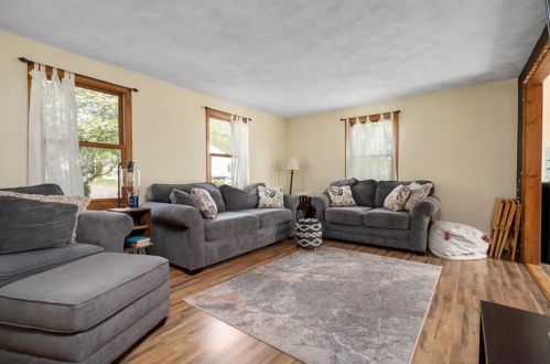 37 Plant St, Cumberland RI  02864-1910 exterior