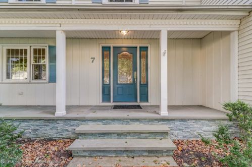 7 Woods Rd, West Long Branch, NJ 07764-1126