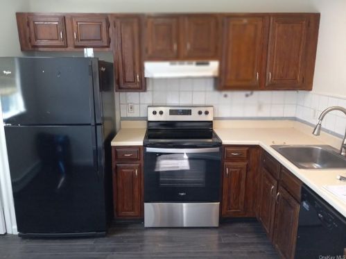 19 Franklin Pl, Washingtonville NY  10992-1354 exterior